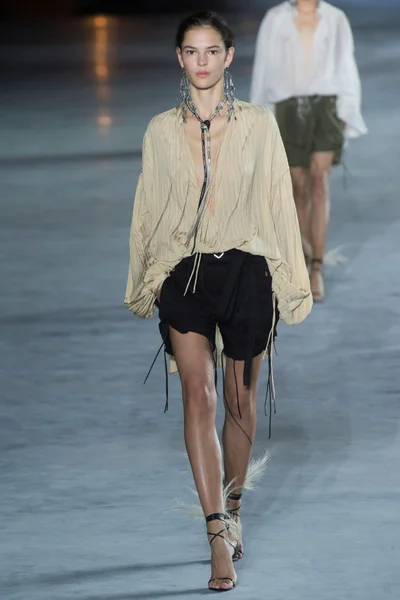 Look 2